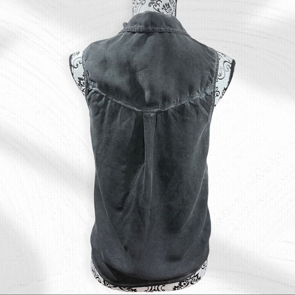 BKE Black/charcoal gray Distressed sleeveless top - Picture 5 of 8
